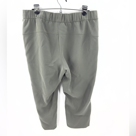 NEW Lululemon Womens On The Fly Crop Pants Size 12 Grey Sage Pockets Casual - Picture 7 of 15